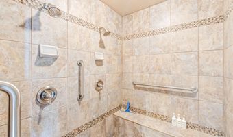 155 WAILEA IKE Pl 111, Kihei, HI 96753