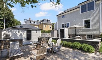 9 Anthony St, Newport, RI 02840