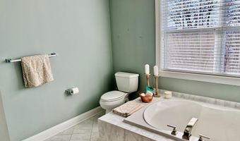 20 Great Hill Dr 20, Bethel, CT 06801