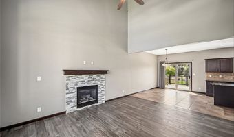 4715 NW 2nd St, Ankeny, IA 50023