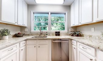 983 Hills Dr, Decatur, GA 30033