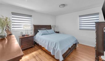 136 E Clinton Ave, Bergenfield, NJ 07621