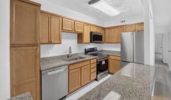 7400 LAKEVIEW Dr #N203, Bethesda, MD 20817