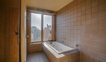 26 La Canada Rd, Arroyo Seco, NM 87514