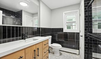 16 OAK St, Bayonne, NJ 07002