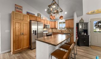 2612 E Sunrise Ct, Brandon, SD 57005