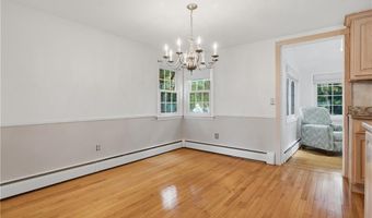 10 Sprague St, Cumberland, RI 02864