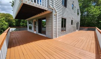 25 Spanker St, Jamestown, RI 02835