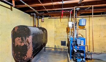 4 Tattersall Dr, Lincoln, RI 02865