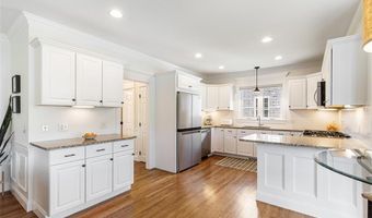23 South St, Barrington, RI 02806