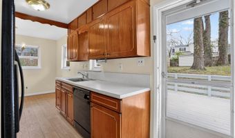 3601 CREST Dr, Annandale, VA 22003