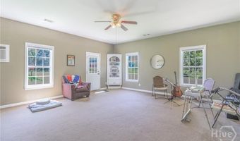 225 Camelot Dr, Athens, GA 30606
