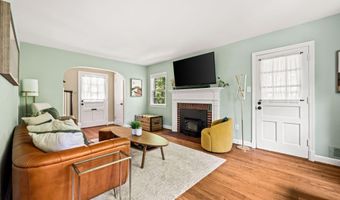 5706 9TH Rd N, Arlington, VA 22205