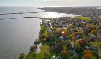 44 Bliss Mine Rd 4, Middletown, RI 02842