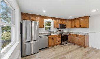 28 Plain St, East Providence, RI 02916