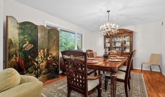 126 W 33RD St, Bayonne, NJ 07002