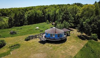 310 Sky Farm Ln, Barnet, VT 05821