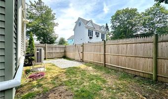 91 Van Zandt Ave, Newport, RI 02840