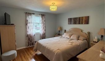 124 Zinnia Dr, Cranston, RI 02920