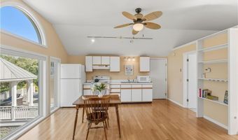 38 Gondola Ave, Jamestown, RI 02835