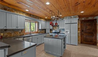 105 Lakewood Dr, Aberdeen, NC 28315