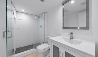 3675 N Country Club Dr 2303, Aventura, FL 33180