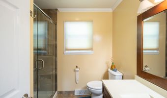 51 Aspen Cir, Albany, NY 12208