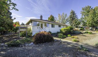 938 Cypress Point Loop, Ashland, OR 97520