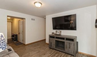 1095 Twilight Dr, North Liberty, IA 52317