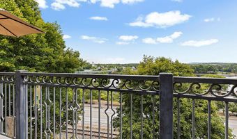 24 Pleasant St, Bangor, ME 04401