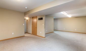 2516 Somerset Dr, Ames, IA 50010