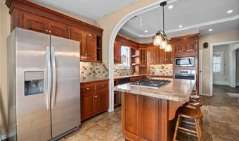 136 Lincoln St, Amherst, OH 44001