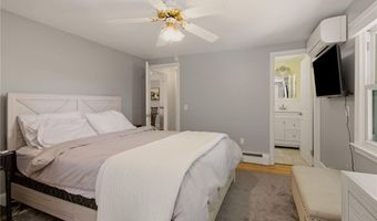 10 Kerins Ter, Newport, RI 02840