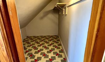 40 Mathias Ave Upstairs Apartment Unit 2, Amsterdam, NY 12010