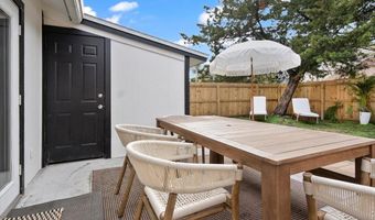 567 AQUATIC Dr, Atlantic Beach, FL 32233