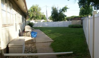 102 Linda Ln, Aberdeen, SD 57401