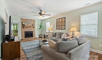 8520 Golf Ridge Dr, Charlotte, NC 28277