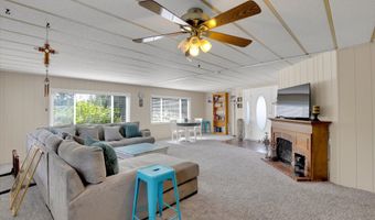 21986 LAUREL Ave, Aurora, OR 97002