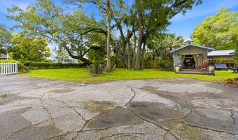 128 4th St, Apalachicola, FL 32320