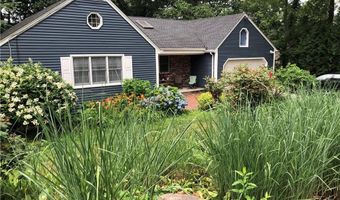2 Marywood Ln, Cumberland, RI 02864