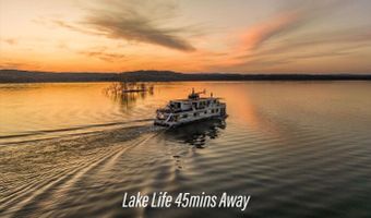 Lawrence 2230, Aurora, MO 65605