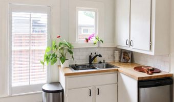 211 MONTCLAIR St, Alamo Heights, TX 78209