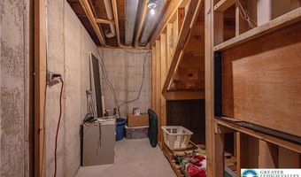 1276 Old Gate Rd, Allen, PA 18067