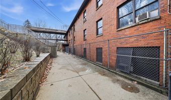 111-121 Locust St, Ambridge, PA 15003