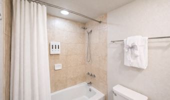 2045 Kalakaua Ave 1007, Honolulu, HI 96815