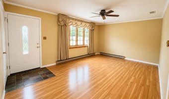 32 W Sylvan Dr, Allen, PA 18067