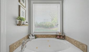 17 Maple Grove Dr, Adairsville, GA 30103