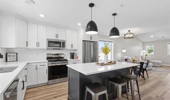 6986 Lancaster Way NE, Albertville, MN 55301