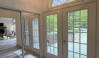 15 Shakespeare Dr, Albrightsville, PA 18210