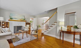 215 WARDOUR Dr, Annapolis, MD 21401